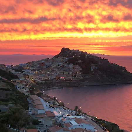 La Tartaruga Spiaggiata - Bilocale Centrale A Pochi Metri Dalla Spiaggia Castelsardo Eksteriør bilde