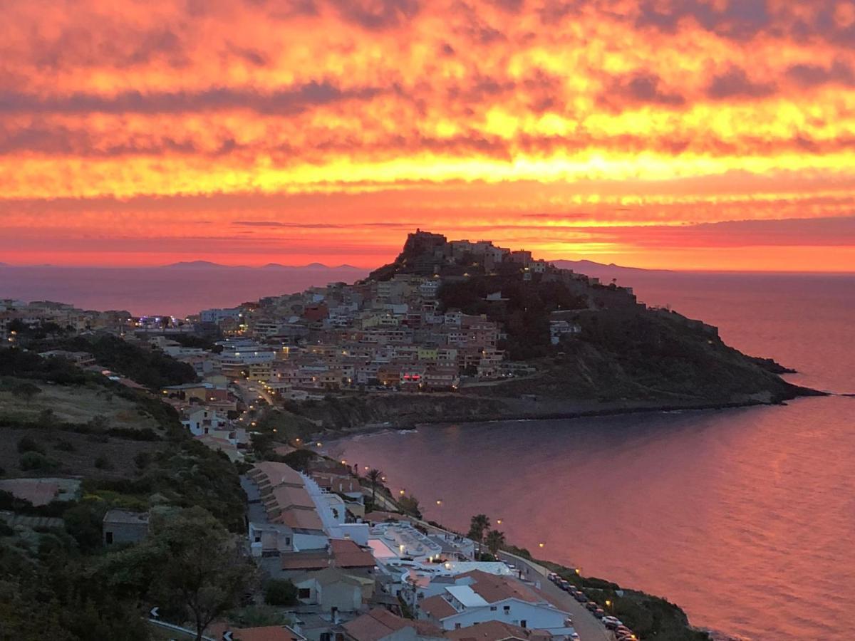 La Tartaruga Spiaggiata - Bilocale Centrale A Pochi Metri Dalla Spiaggia Castelsardo Eksteriør bilde