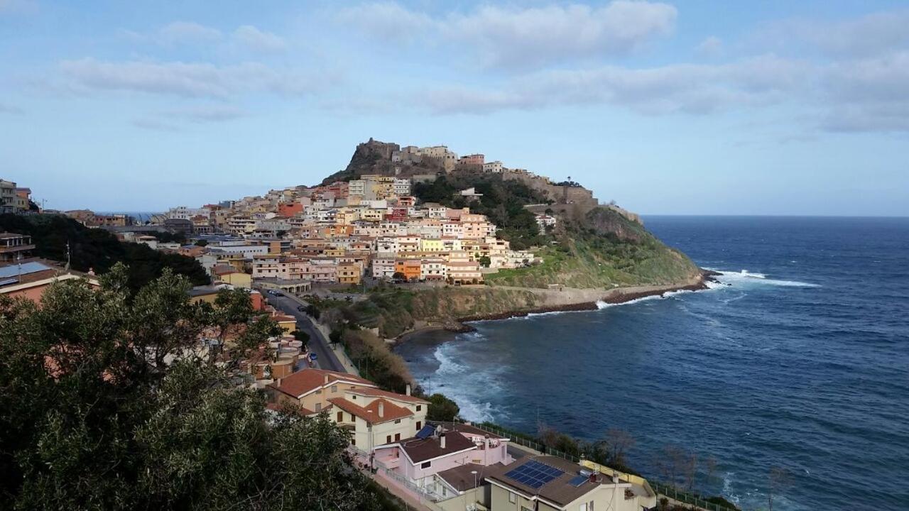 La Tartaruga Spiaggiata - Bilocale Centrale A Pochi Metri Dalla Spiaggia Castelsardo Eksteriør bilde